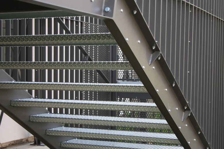 La fabrication d'un escalier de service en métal